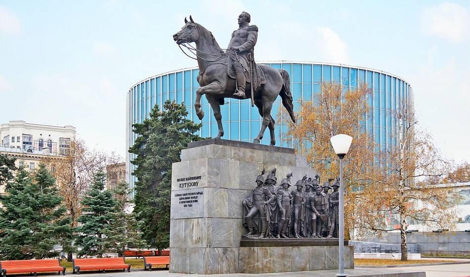 Tượng Kutuzov, Moscow, Nga