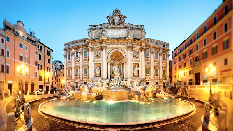 Quảng trường và đài phun nước Trevi, itali