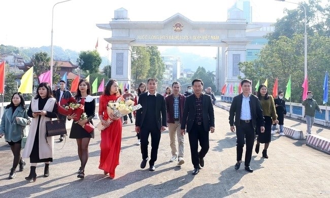 Tìm giải pháp an toàn và bền vững đón khách du lịch Trung Quốc