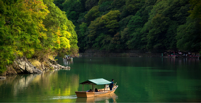 Đi thuyền trên Sông Hozu