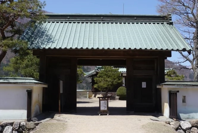 Lâu đài Tateyama
