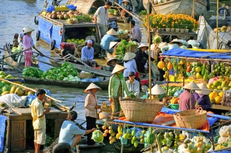 Chợ nổi Phong Điền