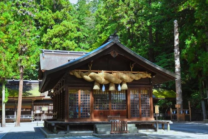 Shimosha Harumiya (thuộc đền hạ)