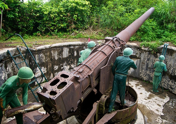 Thăm quan pháo đài Thần Công