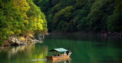 Đi thuyền trên Sông Hozu, Kyoto, Kansai, Nhật Bản