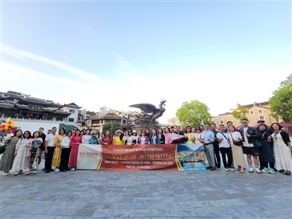 ANZ Travel tổ chức Famtrip khảo sát tuyến Nghi Xương – Tam Hiệp Nhân Gia – Trương Gia Giới – Phượng Hoàng Cổ Trấn